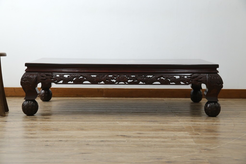 アジアンビンテージ　美しい螺鈿細工入り!!　透かし彫りが見事な座卓(ローテーブル、センターテーブル、リビングテーブル)(R-082299)