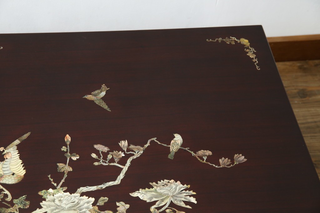 アジアンビンテージ　美しい螺鈿細工入り!!　透かし彫りが見事な座卓(ローテーブル、センターテーブル、リビングテーブル)(R-082299)