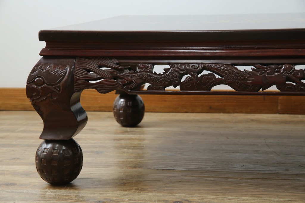 アジアンビンテージ　美しい螺鈿細工入り!!　透かし彫りが見事な座卓(ローテーブル、センターテーブル、リビングテーブル)(R-082299)