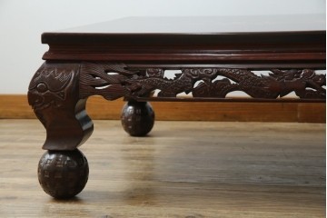 アジアンビンテージ　美しい螺鈿細工入り!!　透かし彫りが見事な座卓(ローテーブル、センターテーブル、リビングテーブル)(R-082299)