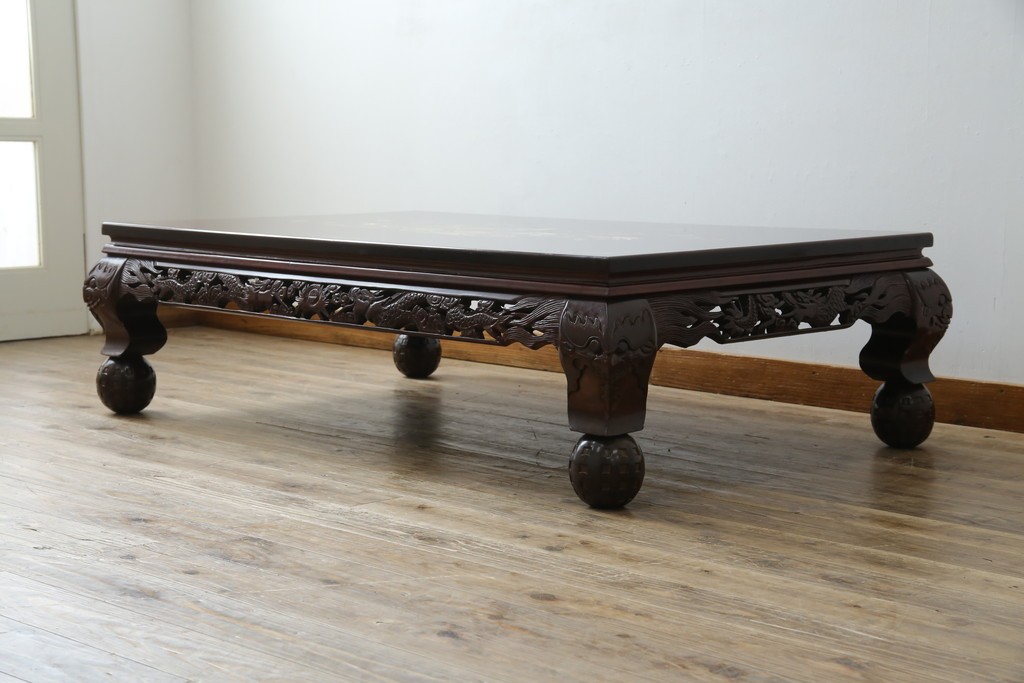 アジアンビンテージ　美しい螺鈿細工入り!!　透かし彫りが見事な座卓(ローテーブル、センターテーブル、リビングテーブル)(R-082299)