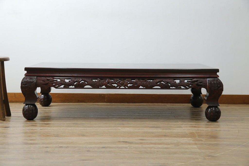 アジアンビンテージ　美しい螺鈿細工入り!!　透かし彫りが見事な座卓(ローテーブル、センターテーブル、リビングテーブル)(R-082299)