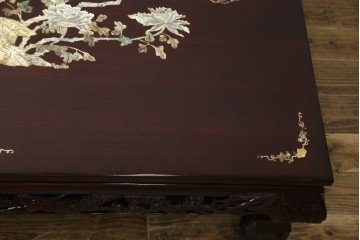 アジアンビンテージ　美しい螺鈿細工入り!!　透かし彫りが見事な座卓(ローテーブル、センターテーブル、リビングテーブル)(R-082299)