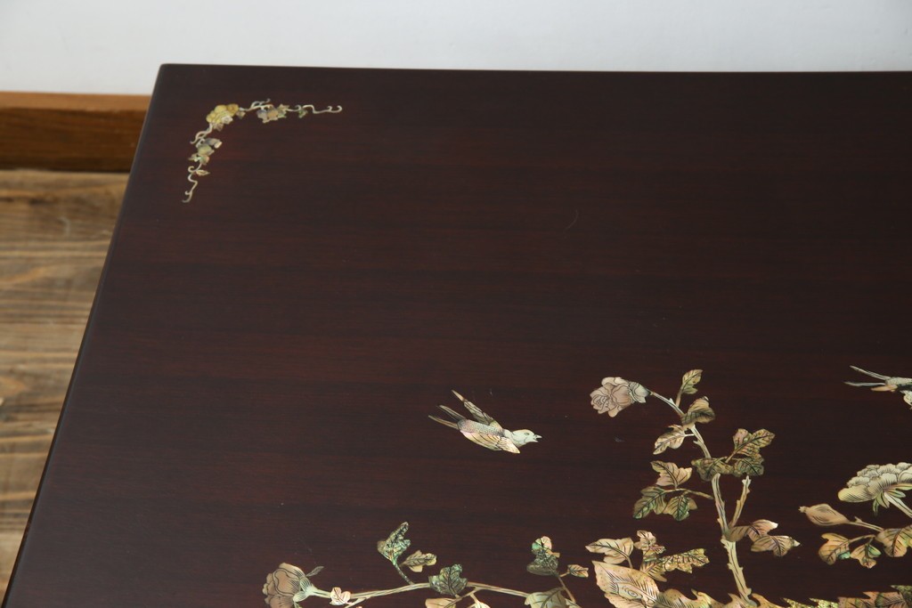 アジアンビンテージ　美しい螺鈿細工入り!!　透かし彫りが見事な座卓(ローテーブル、センターテーブル、リビングテーブル)(R-082299)