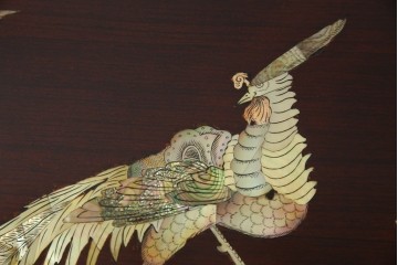 アジアンビンテージ　美しい螺鈿細工入り!!　透かし彫りが見事な座卓(ローテーブル、センターテーブル、リビングテーブル)(R-082299)