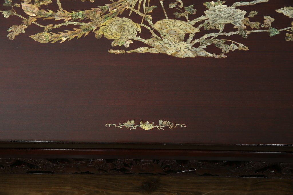 アジアンビンテージ　美しい螺鈿細工入り!!　透かし彫りが見事な座卓(ローテーブル、センターテーブル、リビングテーブル)(R-082299)