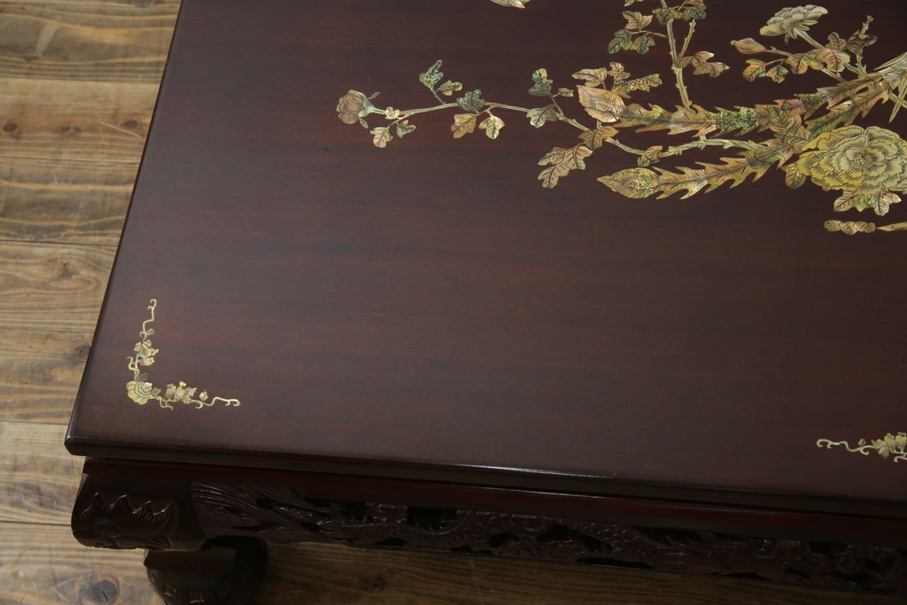 アジアンビンテージ　美しい螺鈿細工入り!!　透かし彫りが見事な座卓(ローテーブル、センターテーブル、リビングテーブル)(R-082299)