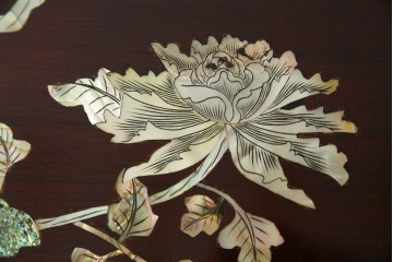 アジアンビンテージ　美しい螺鈿細工入り!!　透かし彫りが見事な座卓(ローテーブル、センターテーブル、リビングテーブル)(R-082299)