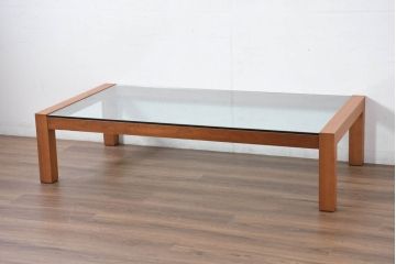 中古　イタリア　高級輸入家具　 Poliform(ポリフォーム)　チェリー材　スタイリッシュなデザインが空間を彩るガラストップローテーブル(ガラス天板、リビングテーブル、センターテーブル)(定価約30万円)(R-082301)