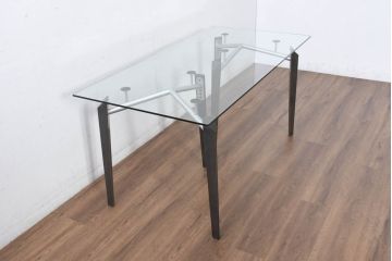 中古　美品　AD CORE(エーディ コア)　CENTRO(セントロ)　AD-872B-150　異素材の組み合わせがモダンでスタイリッシュなダイニングテーブル(ガラステーブル、ガラス天板、食卓、4人掛け)(定価約25万円)(R-082302)