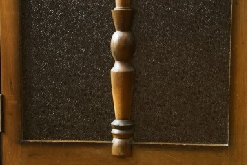 和製ヴィンテージ　昭和レトロ　ろくろ飾りとダイヤガラスが魅力的な本箱　(R-082304)