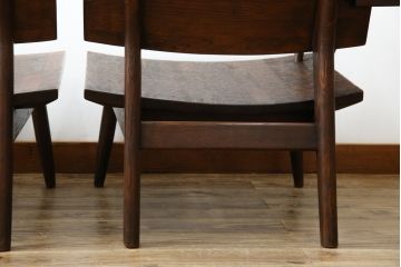 中古　希少な廃番品　久和屋　SCANDECK(スカンディック)シリーズ　オーク材の杢目が美しい重厚な一人掛けソファ2脚セット(アームチェア、ローチェア、リビングチェア、板座チェア、ダイニングチェア、イス、椅子、バラ売り可能)(R-082308)