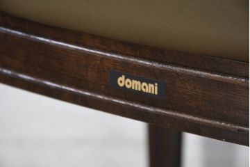 中古　カリモク家具(karimoku)　domani(ドマーニ)　QUEENS LIFE(クイーンズライフ)　洗練されたデザインが魅力のダイニングチェア4脚セット(椅子、イス、バラ売り可能)(定価4脚で約37万円)(R-082309)