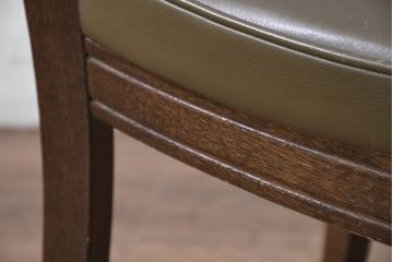 中古　カリモク家具(karimoku)　domani(ドマーニ)　QUEENS LIFE(クイーンズライフ)　洗練されたデザインが魅力のダイニングチェア4脚セット(椅子、イス、バラ売り可能)(定価4脚で約37万円)(R-082309)