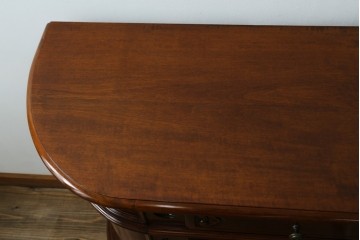 イタリアヴィンテージ　高級輸入家具　マホガニー材　丸みを帯びたデザインが優しい雰囲気のサイドボード　(R-082312)