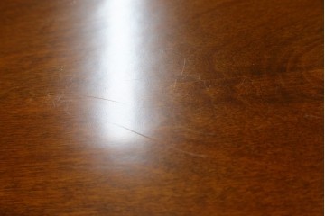 イタリアヴィンテージ　高級輸入家具　マホガニー材　丸みを帯びたデザインが優しい雰囲気のサイドボード　(R-082312)