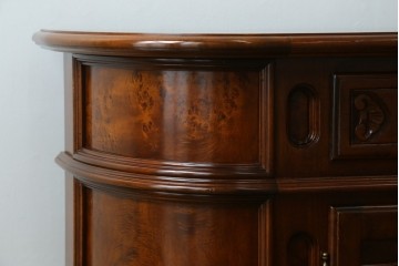 イタリアヴィンテージ　高級輸入家具　マホガニー材　丸みを帯びたデザインが優しい雰囲気のサイドボード　(R-082312)