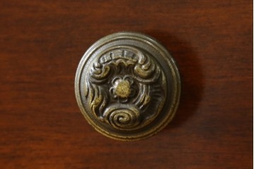 イタリアヴィンテージ　高級輸入家具　マホガニー材　丸みを帯びたデザインが優しい雰囲気のサイドボード　(R-082312)