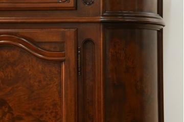 イタリアヴィンテージ　高級輸入家具　マホガニー材　丸みを帯びたデザインが優しい雰囲気のサイドボード　(R-082312)