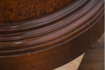 イタリアビンテージ　高級輸入家具　マホガニー材　丸みを帯びたデザインが優しい雰囲気のサイドボード(サイドキャビネット、収納棚、戸棚、ヴィンテージ)(R-082312)