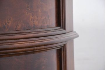 イタリアビンテージ　高級輸入家具　マホガニー材　丸みを帯びたデザインが優しい雰囲気のサイドボード(サイドキャビネット、収納棚、戸棚、ヴィンテージ)(R-082312)