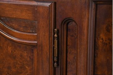 イタリアビンテージ　高級輸入家具　マホガニー材　丸みを帯びたデザインが優しい雰囲気のサイドボード(サイドキャビネット、収納棚、戸棚、ヴィンテージ)(R-082312)