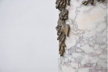 イタリアアンティーク　最高級!!　上質な真鍮(しんちゅう)飾りと大理石の豪華な回転式飾り台(フラワースタンド、花台)(R-082313)