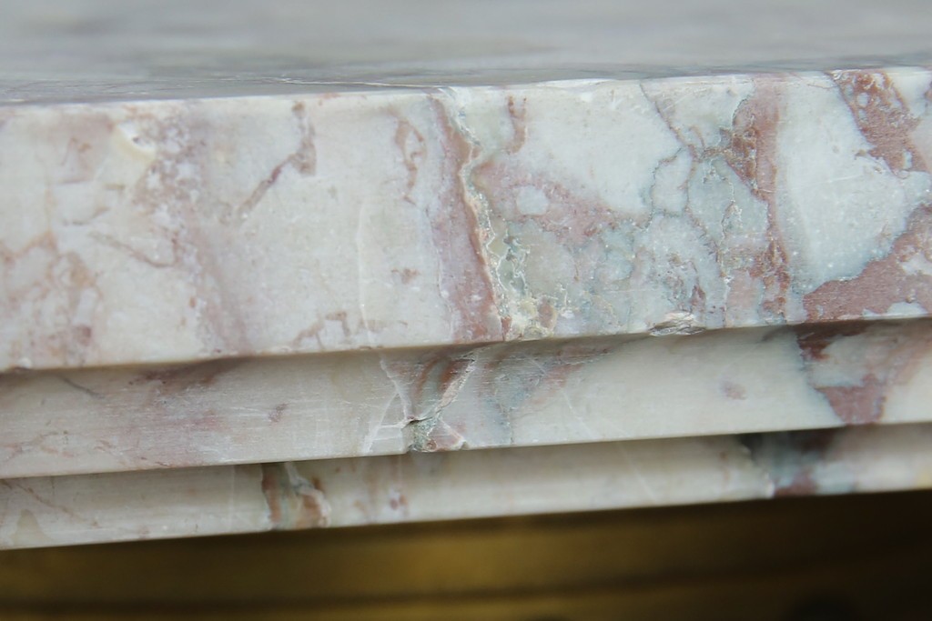 イタリアアンティーク　最高級!!　上質な真鍮(しんちゅう)飾りと大理石の豪華な回転式飾り台　(R-082313)