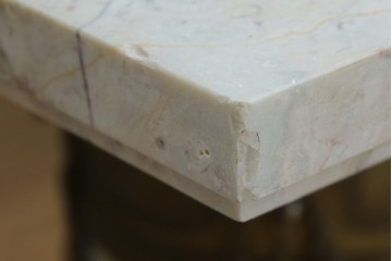 イタリアアンティーク　最高級!!　上質な真鍮(しんちゅう)飾りと大理石の豪華な回転式飾り台　(R-082313)