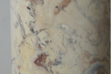 イタリアアンティーク　最高級!!　上質な真鍮(しんちゅう)飾りと大理石の豪華な回転式飾り台　(R-082313)