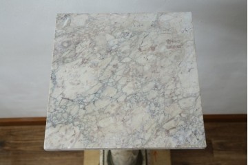 イタリアアンティーク　最高級!!　上質な真鍮(しんちゅう)飾りと大理石の豪華な回転式飾り台　(R-082313)