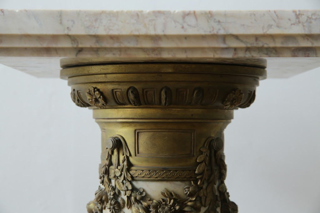 イタリアアンティーク　最高級!!　上質な真鍮(しんちゅう)飾りと大理石の豪華な回転式飾り台　(R-082313)