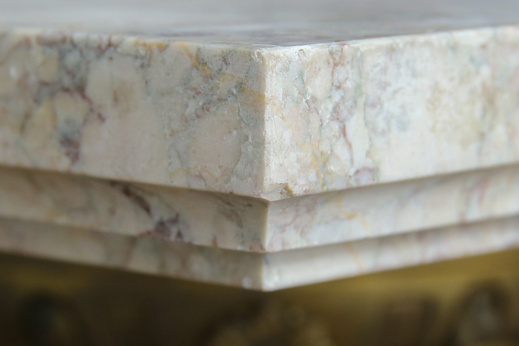 イタリアアンティーク　最高級!!　上質な真鍮(しんちゅう)飾りと大理石の豪華な回転式飾り台　(R-082313)