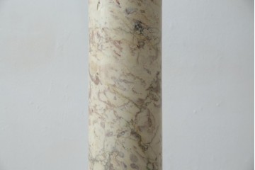 イタリアアンティーク　最高級!!　上質な真鍮(しんちゅう)飾りと大理石の豪華な回転式飾り台　(R-082313)