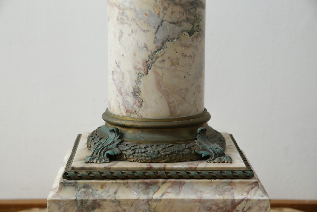 イタリアアンティーク　最高級!!　上質な真鍮(しんちゅう)飾りと大理石の豪華な回転式飾り台　(R-082313)