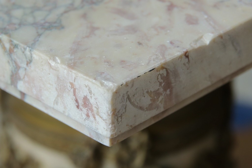 イタリアアンティーク　最高級!!　上質な真鍮(しんちゅう)飾りと大理石の豪華な回転式飾り台　(R-082313)