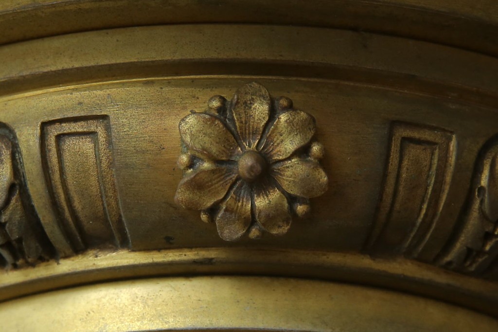 イタリアアンティーク　最高級!!　上質な真鍮(しんちゅう)飾りと大理石の豪華な回転式飾り台　(R-082313)