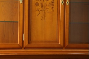 中古　超美品　ドイツ　最高級家具メーカー　WARRINGS(ウォーリングス)社　高級感のある象嵌入りキャビネット　定価約600万円　(R-082314)