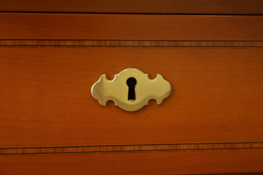 中古　超美品　ドイツ　最高級家具メーカー　WARRINGS(ウォーリングス)社　高級感のある象嵌入りキャビネット　定価約600万円　(R-082314)