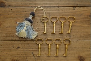 中古　超美品　ドイツ　最高級家具メーカー　WARRINGS(ウォーリングス)社　高級感のある象嵌入りキャビネット　定価約600万円　(R-082314)