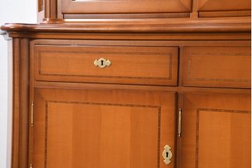 中古　超美品　ドイツ　最高級家具メーカー　WARRINGS(ウォーリングス)社　高級感のある象嵌入りキャビネット(収納棚、戸棚、食器棚、カップボード、飾り棚、コレクションケース、ディスプレイケース、店舗什器)(定価約600万円)(R-082314)