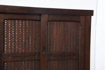 中古　民芸家具　栗材　和の趣溢れる水屋箪笥サイドボード(食器棚、収納棚、戸棚、カップボード、サイドキャビネット)(R-082316)