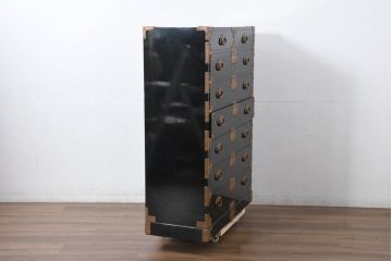 中古　美品!!　国産　職人手作り　高級家具　手打ち銅金具が素敵な黒漆塗りの民芸和箪笥(衣装箪笥、整理箪笥、収納箪笥、引き出し、チェスト)(R-082317)