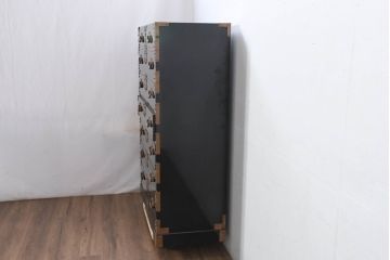中古　美品!!　国産　職人手作り　高級家具　手打ち銅金具が素敵な黒漆塗りの民芸和箪笥(衣装箪笥、整理箪笥、収納箪笥、引き出し、チェスト)(R-082317)