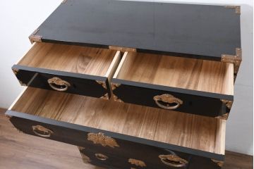 中古　美品!!　国産　職人手作り　高級家具　手打ち銅金具が素敵な黒漆塗りの民芸和箪笥(衣装箪笥、整理箪笥、収納箪笥、引き出し、チェスト)(R-082317)