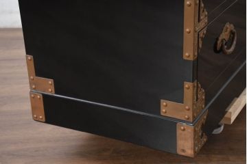 中古　美品!!　国産　職人手作り　高級家具　手打ち銅金具が素敵な黒漆塗りの民芸和箪笥(衣装箪笥、整理箪笥、収納箪笥、引き出し、チェスト)(R-082317)