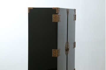 中古　美品!!　国産　職人手作り　高級家具　手打ち銅金具が素敵な黒漆塗りの民芸和箪笥　(R-082318)