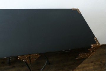 中古　美品!!　国産　職人手作り　高級家具　手打ち銅金具が素敵な黒漆塗りの民芸和箪笥　(R-082318)