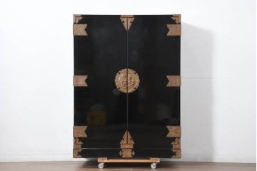 中古　美品!!　国産　職人手作り　高級家具　手打ち銅金具が素敵な黒漆塗りの民芸和箪笥(観音箪笥、着物箪笥、衣装箪笥、整理箪笥、収納箪笥、引き出し、チェスト)(R-082318)