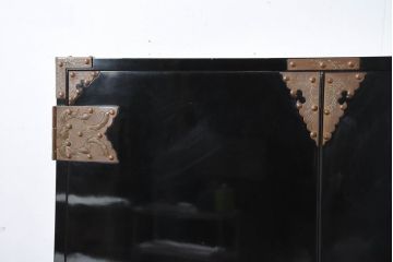 中古　美品!!　国産　職人手作り　高級家具　手打ち銅金具が素敵な黒漆塗りの民芸和箪笥(観音箪笥、着物箪笥、衣装箪笥、整理箪笥、収納箪笥、引き出し、チェスト)(R-082318)
